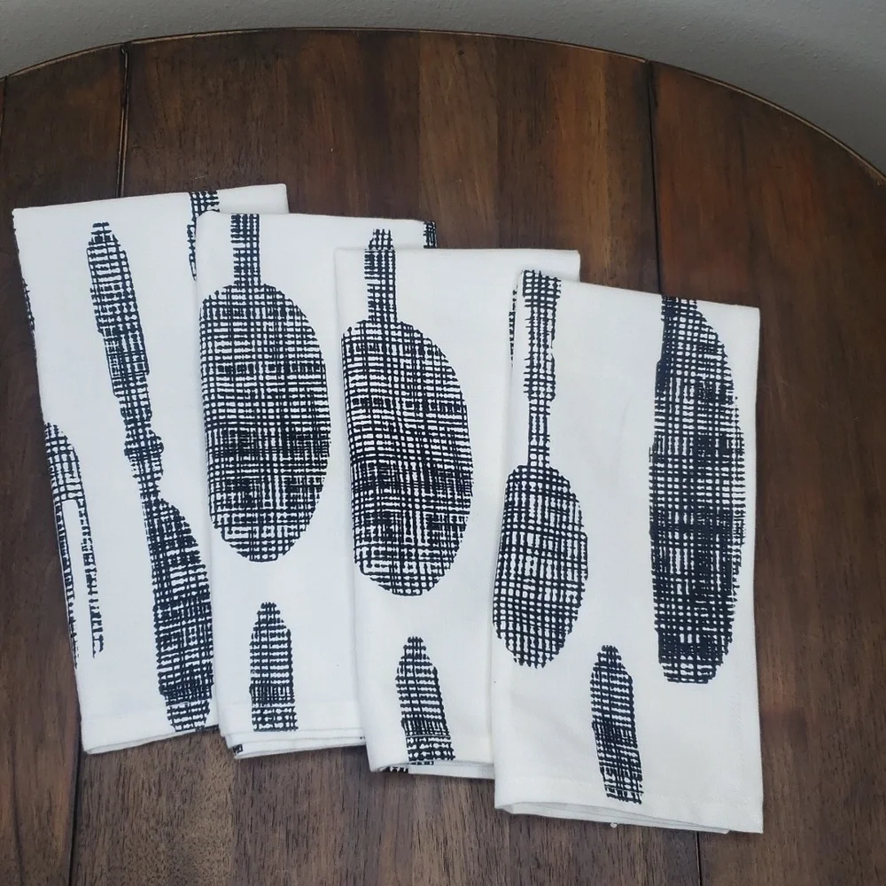 Crate&Barrel NWOT Cloth Dinner Napkins Set of 4